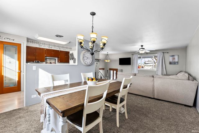 9040 E North Circle Drive, Churubusco, IN 46723