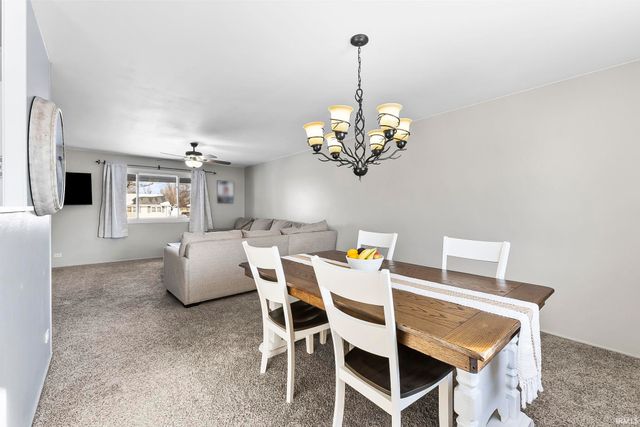 9040 E North Circle Drive, Churubusco, IN 46723