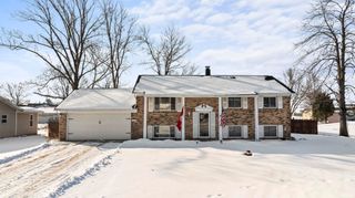 9040 E North Circle Drive, Churubusco, IN 46723