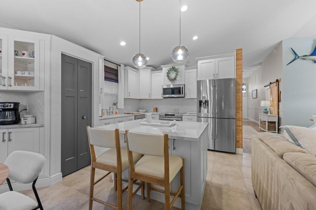 4221 Bluff Harbor Way, Wellington, FL 33449