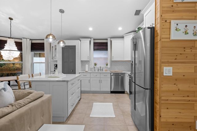 4221 Bluff Harbor Way, Wellington, FL 33449