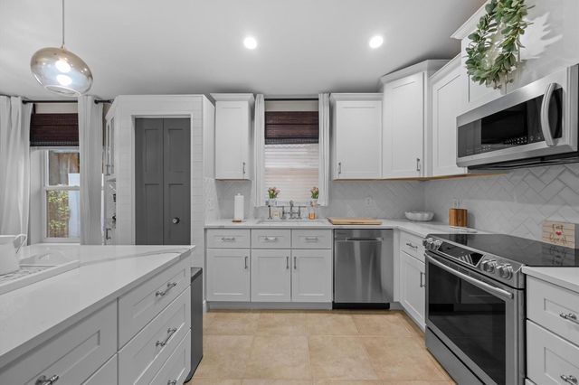4221 Bluff Harbor Way, Wellington, FL 33449
