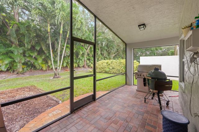 4221 Bluff Harbor Way, Wellington, FL 33449