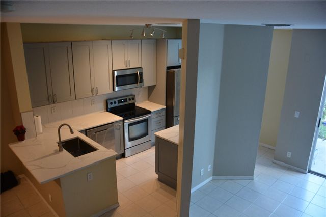 4030 NW 90th Way, Sunrise, FL 33351