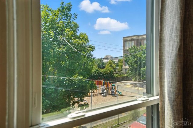 912 Livingston Street, Cincinnati, OH 45214