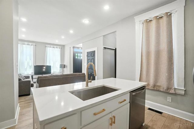 912 Livingston Street, Cincinnati, OH 45214