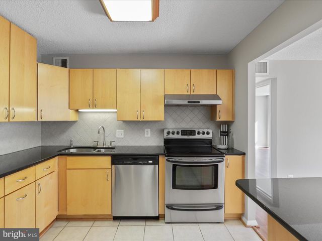 6800 FLEETWOOD RD #420, Mclean, VA 22101
