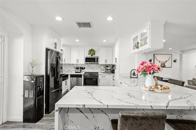 17090 Seaforth Street, Hesperia, CA 92345