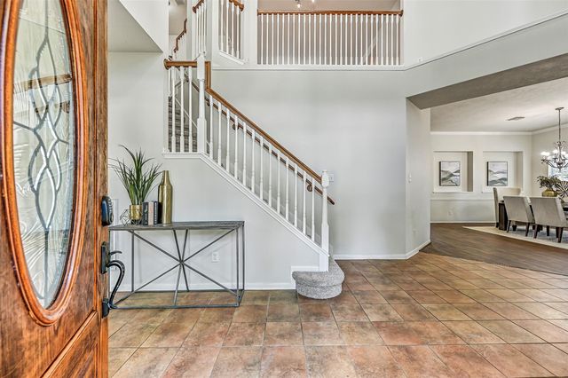 800 W Lake Circle, Friendswood, TX 77546