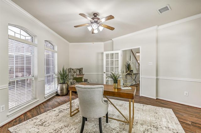 800 W Lake Circle, Friendswood, TX 77546