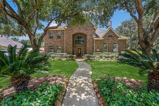800 W Lake Circle, Friendswood, TX 77546