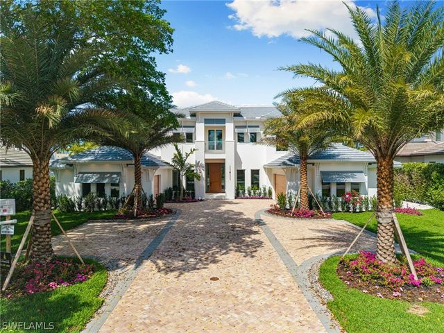 1985 Crayton RD, Naples, FL 34102