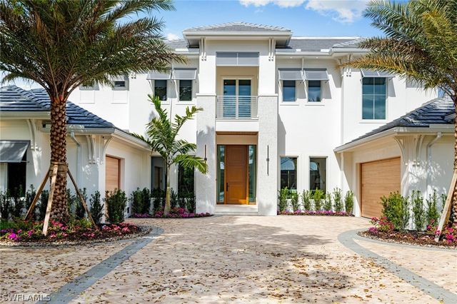 1985 Crayton RD, Naples, FL 34102