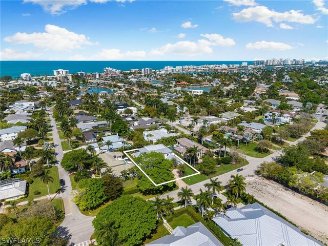 1985 Crayton RD, Naples, FL 34102