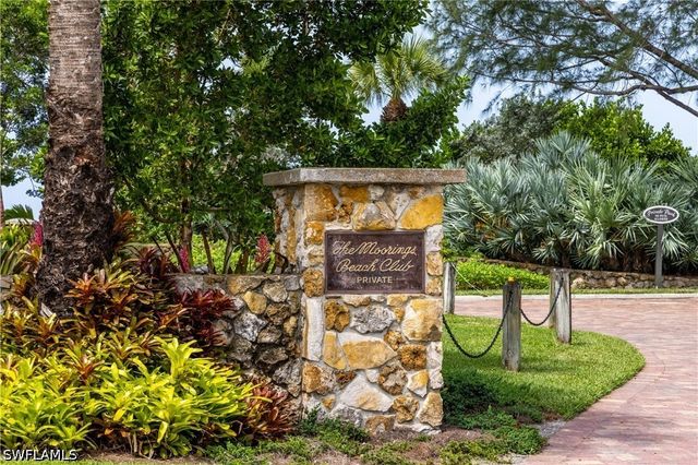 1985 Crayton RD, Naples, FL 34102