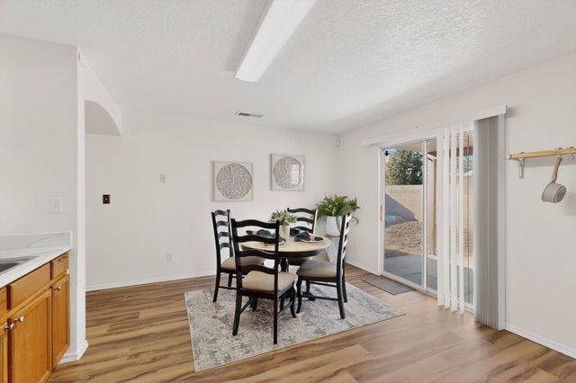 7609 Prairie Falcon Avenue NW, Albuquerque, NM 87114