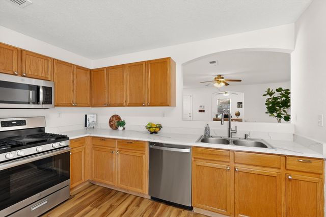 7609 Prairie Falcon Avenue NW, Albuquerque, NM 87114