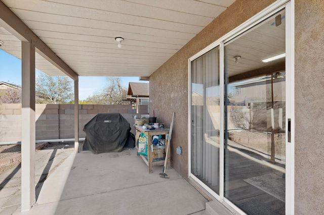 7609 Prairie Falcon Avenue NW, Albuquerque, NM 87114