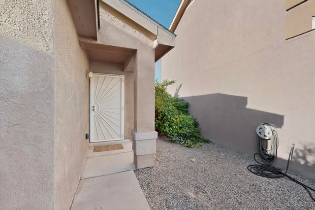 7609 Prairie Falcon Avenue NW, Albuquerque, NM 87114