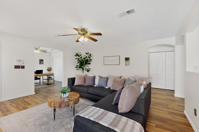 7609 Prairie Falcon Avenue NW, Albuquerque, NM 87114