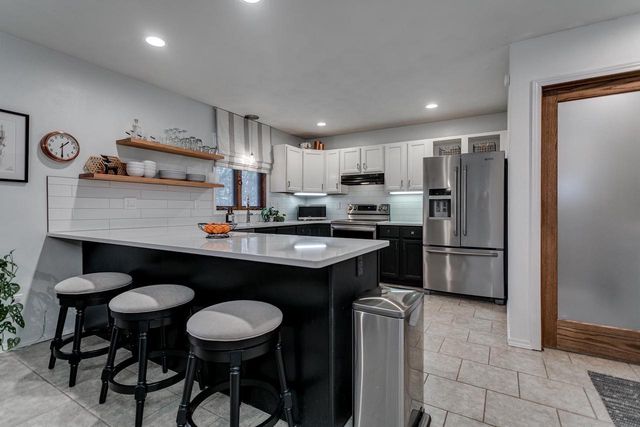 30 WEATHERSTONE DRIVE, Appleton, WI 54914