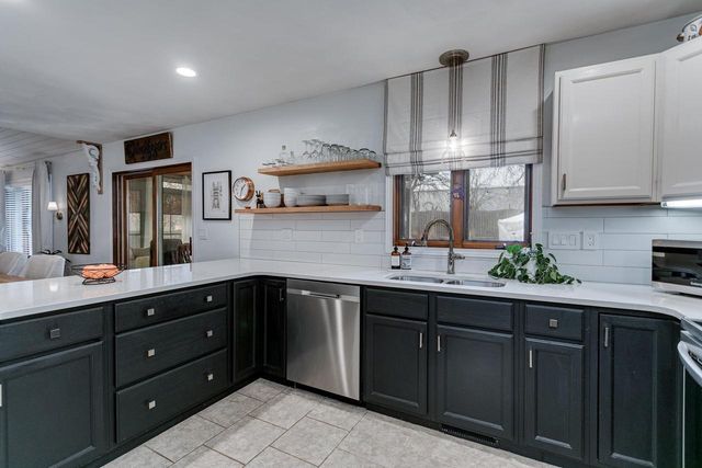 30 WEATHERSTONE DRIVE, Appleton, WI 54914