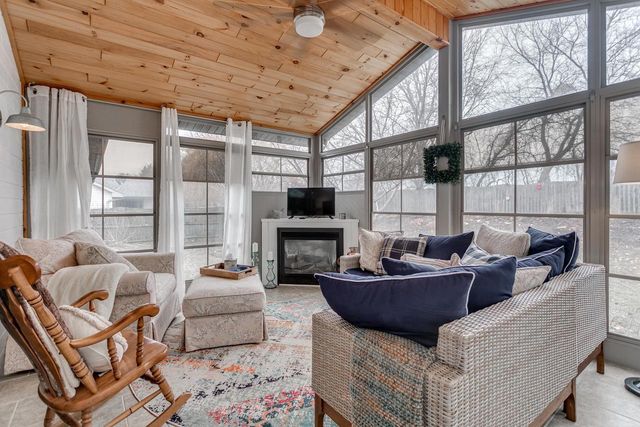 30 WEATHERSTONE DRIVE, Appleton, WI 54914