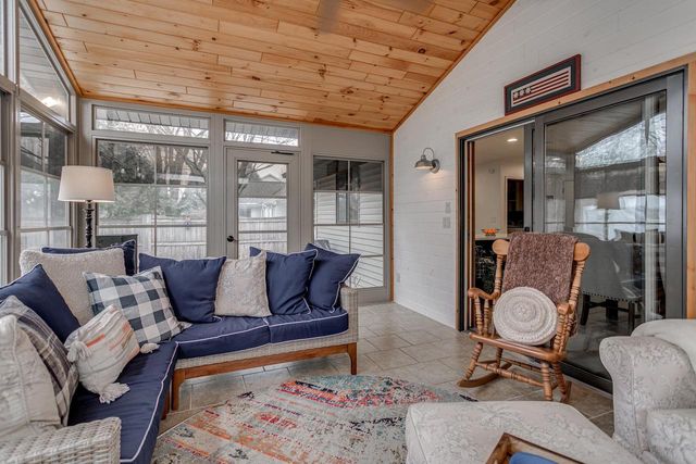 30 WEATHERSTONE DRIVE, Appleton, WI 54914