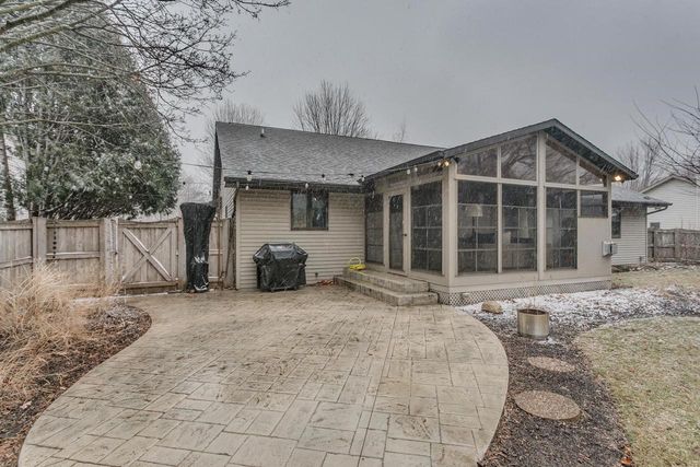 30 WEATHERSTONE DRIVE, Appleton, WI 54914