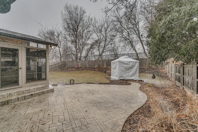 30 WEATHERSTONE DRIVE, Appleton, WI 54914