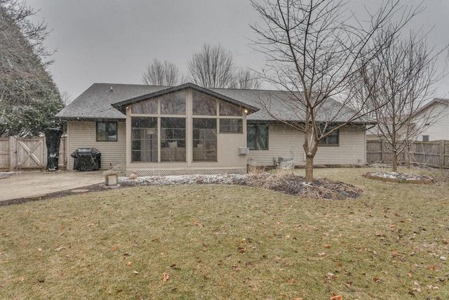 30 WEATHERSTONE DRIVE, Appleton, WI 54914