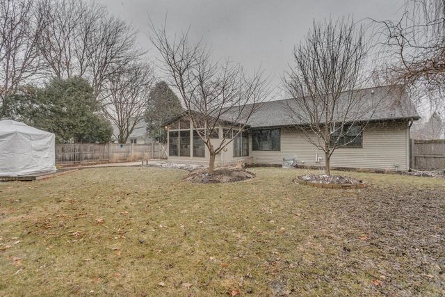30 WEATHERSTONE DRIVE, Appleton, WI 54914