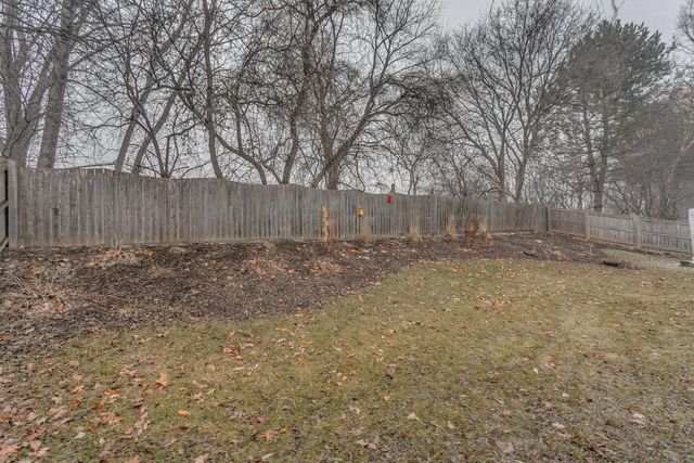 30 WEATHERSTONE DRIVE, Appleton, WI 54914