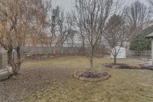 30 WEATHERSTONE DRIVE, Appleton, WI 54914