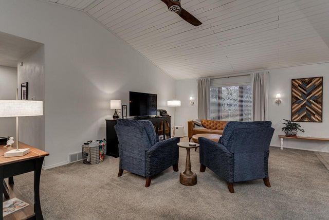 30 WEATHERSTONE DRIVE, Appleton, WI 54914