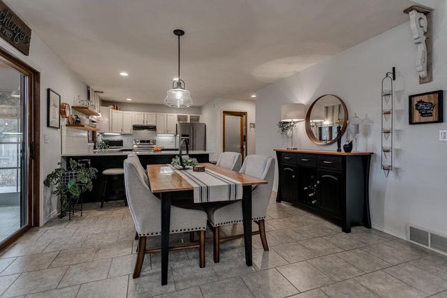 30 WEATHERSTONE DRIVE, Appleton, WI 54914