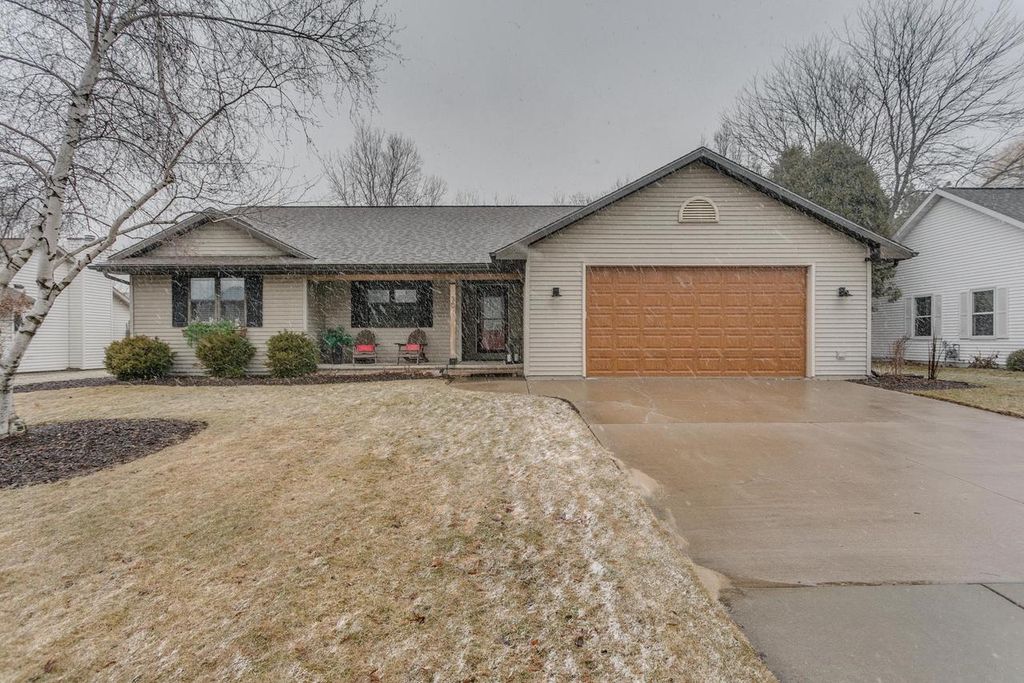 30 WEATHERSTONE DRIVE, Appleton, WI 54914