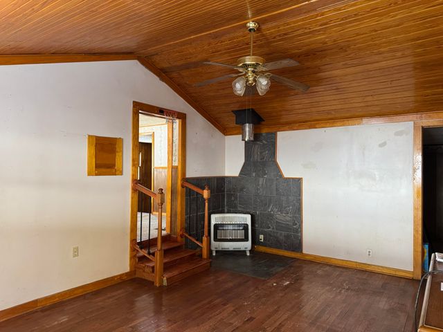 754 W Lone Oak Road, Clay City, KY 40312