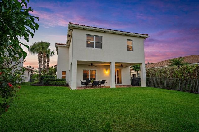 196 Behring Way, Jupiter, FL 33458