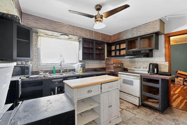 6718 Colf Road, Carleton, MI 48117