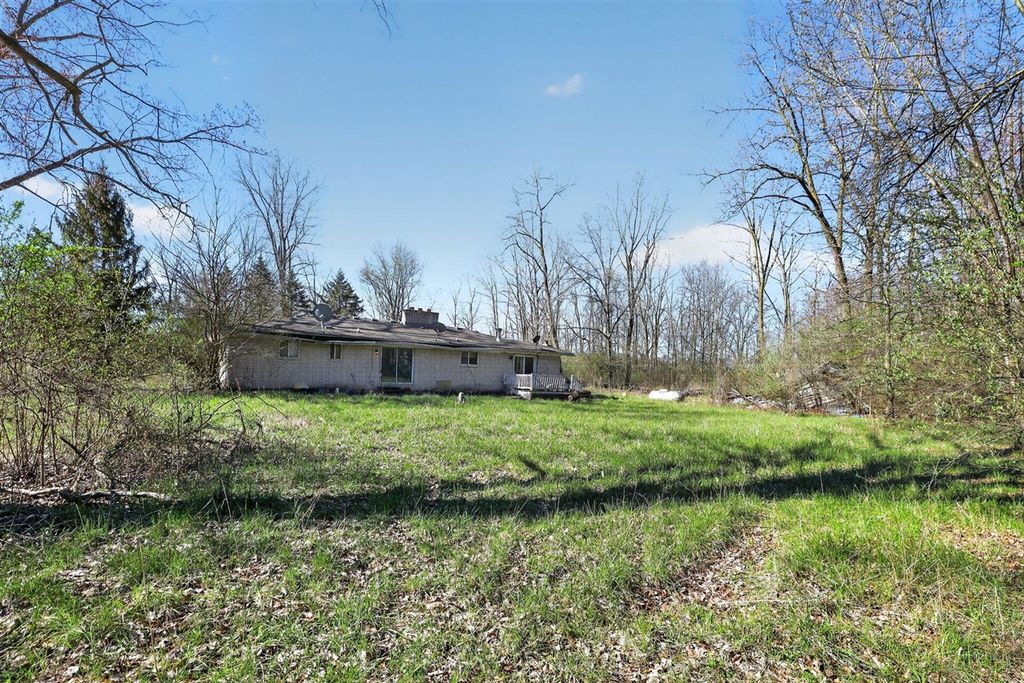 6718 Colf Road, Carleton, MI 48117