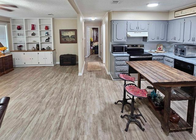 3201 Nellwood Drive, Pine Bluff, AR 71602