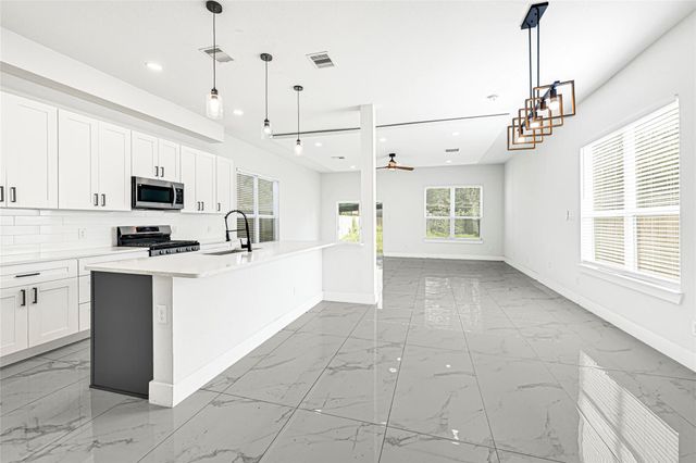 7203 Weyburn Street, Houston, TX 77028