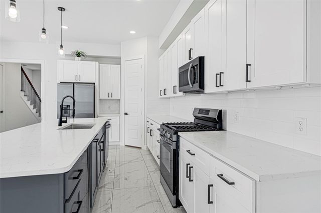 7203 Weyburn Street, Houston, TX 77028