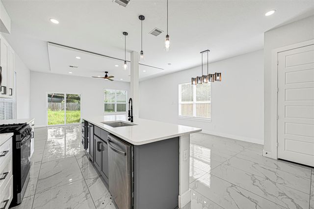 7203 Weyburn Street, Houston, TX 77028