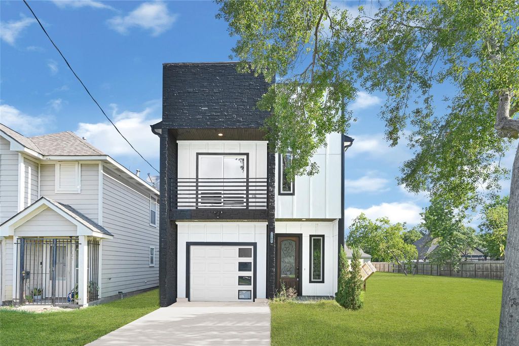 7203 Weyburn Street, Houston, TX 77028