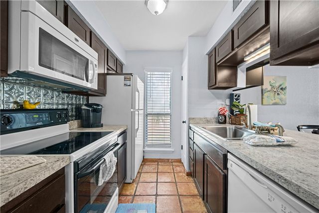 2003 N Fulton Beach 36, Rockport, TX 78382