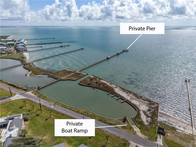 2003 N Fulton Beach 36, Rockport, TX 78382