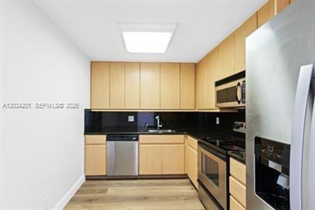 2500 Parkview Dr 1216, Hallandale Beach, FL 33009