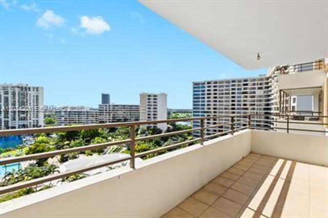 2500 Parkview Dr 1216, Hallandale Beach, FL 33009